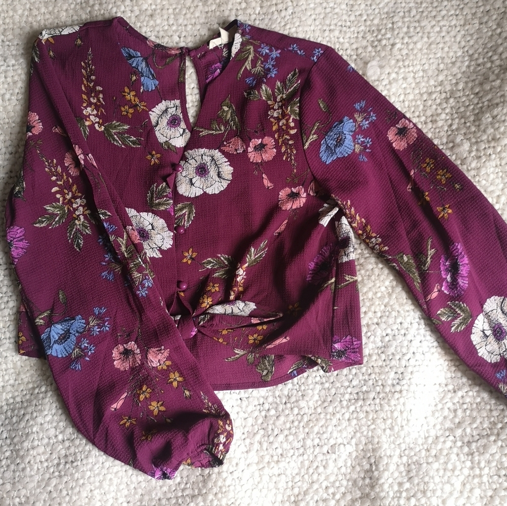 Floral cropped blouse